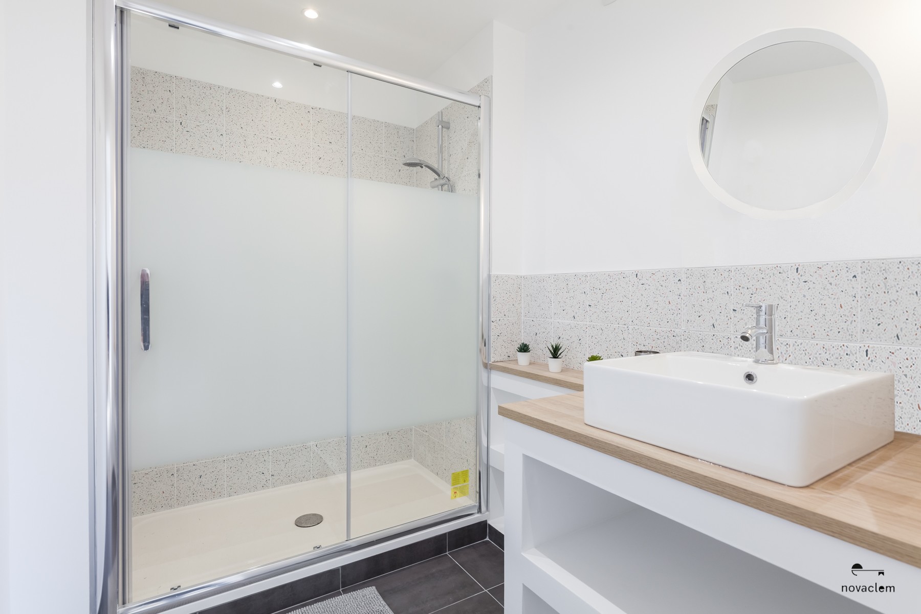 Novaclem - salle de bain après travaux T2 Alger - Investissement Marseille