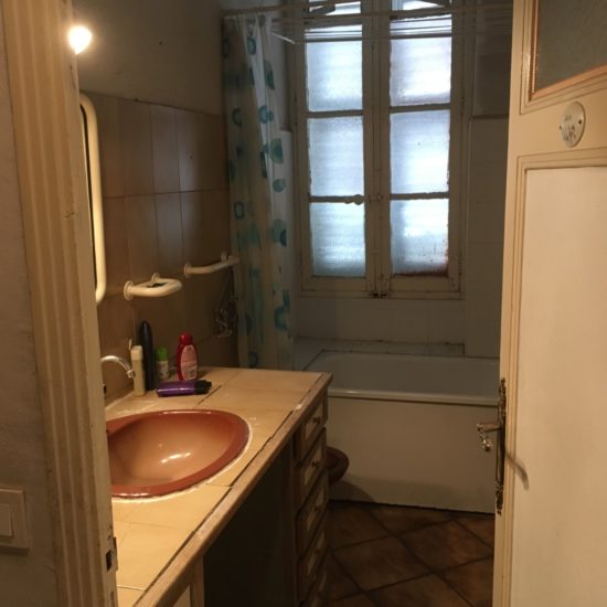 Novaclem - salle de bain avant travaux Lemaitre - Investissement Marseille