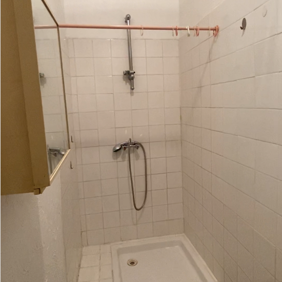 Novaclem - salle de douche avant travaux T2 Tilsit - Investissement Marseille