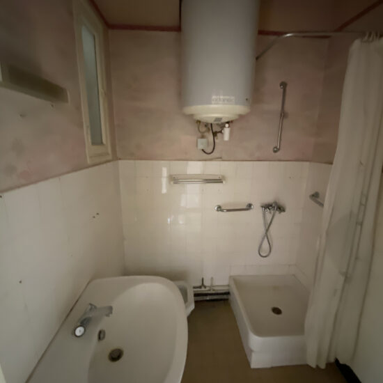 Novaclem - salle de bain avant travaux T3 Jean Martin - Investissement Marseille