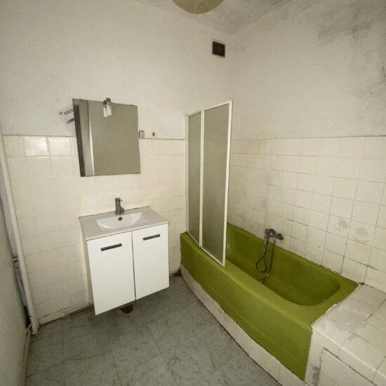 Novaclem - salle de bain T2 Chartreux-2 avant travaux - Investissement Marseille