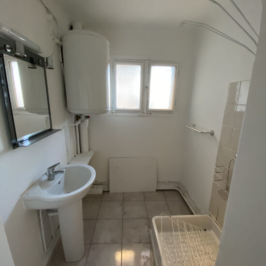 Novaclem - salle d'eau Colocation Galinat avant travaux - Investissement Marseille