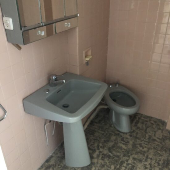 Novaclem - salle de bain T3 Jacquand avant travaux - Investissement Marseille