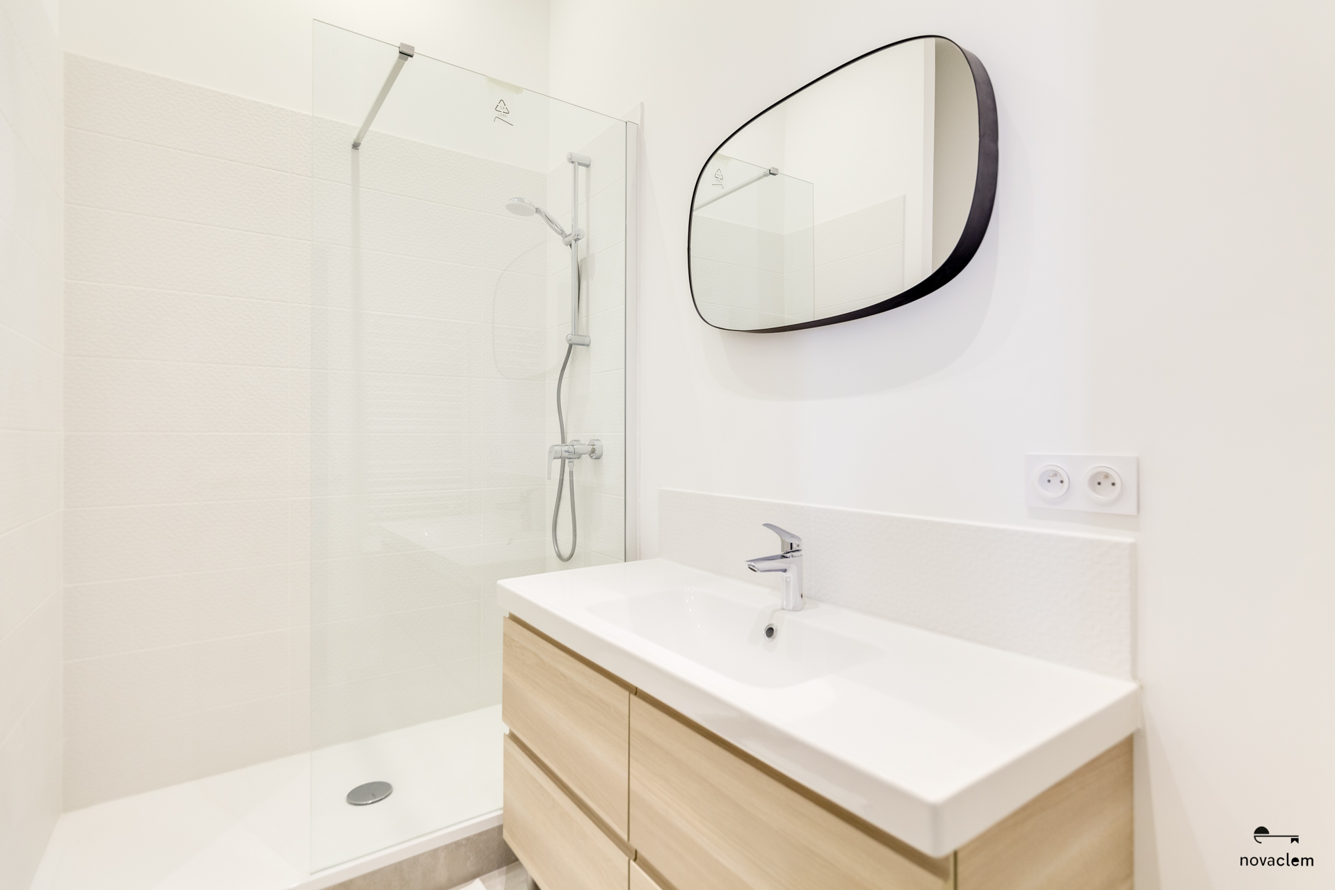 Novaclem - salle de bain T2 Breteuil - après travaux - Investissement Marseille
