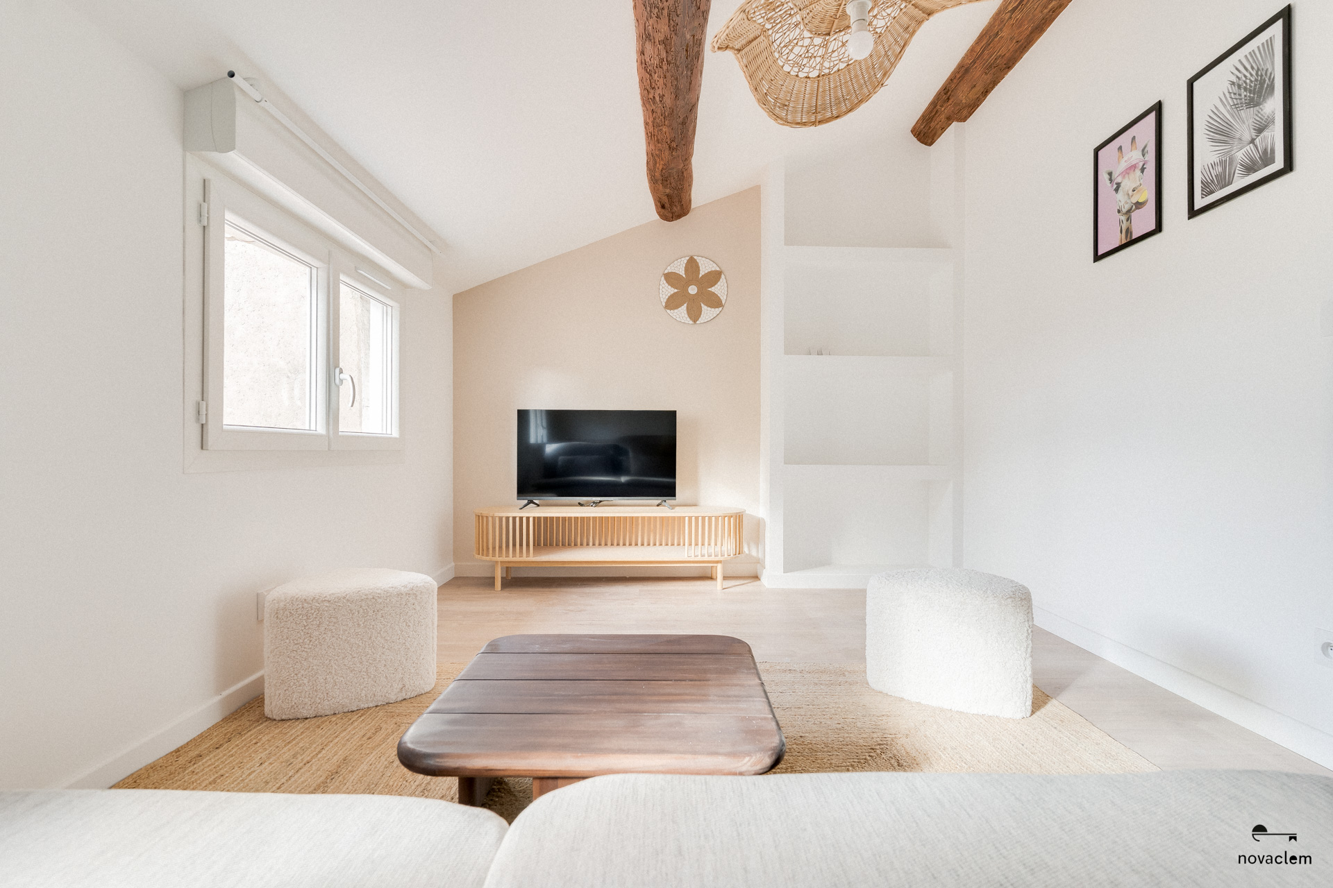 Novaclem - salon 2 Fongate sous les toits - après travaux - Investissement Marseille